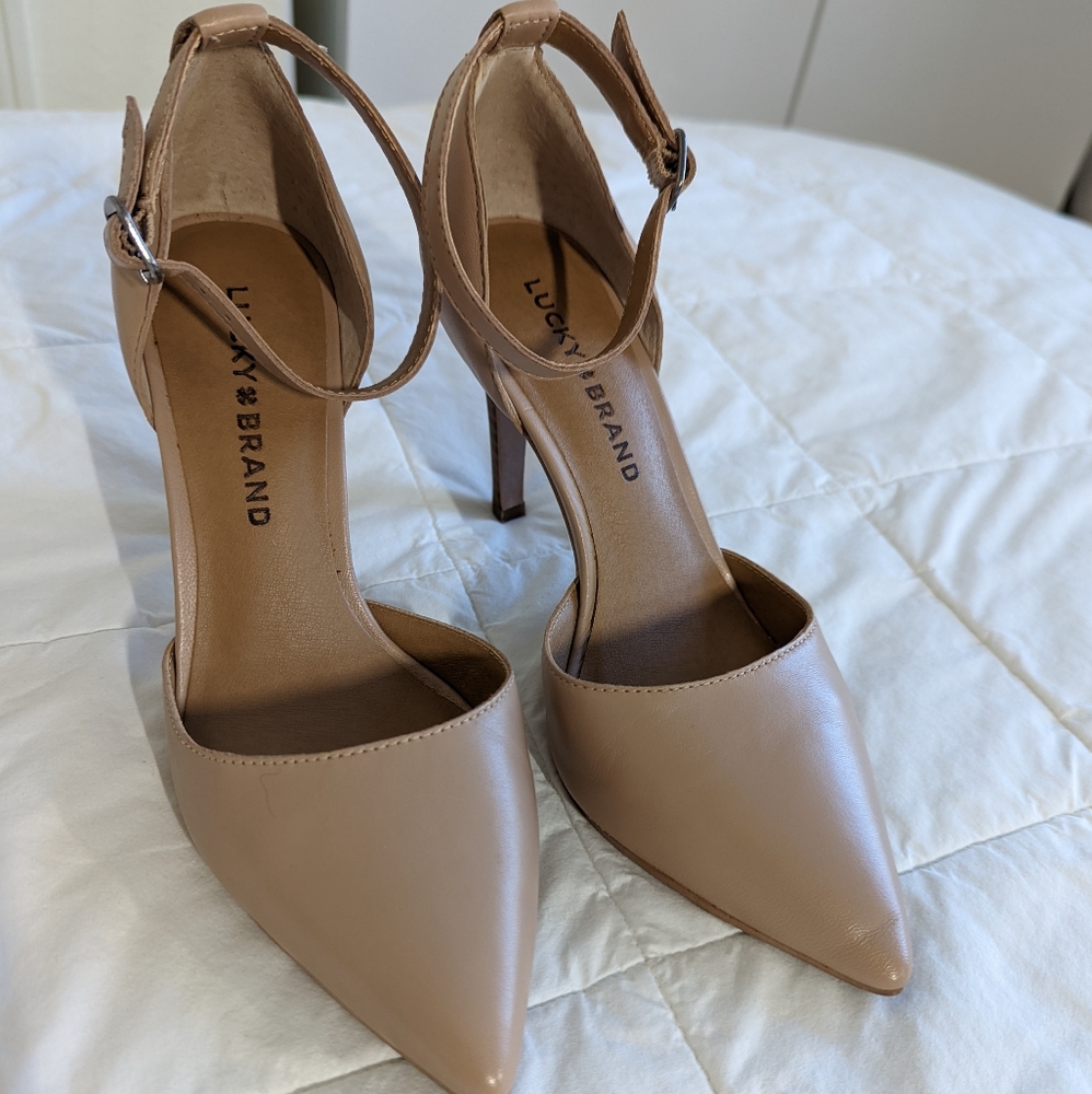 Lucky Brand heels point toe strap ankle tan  Size 5 leather women's